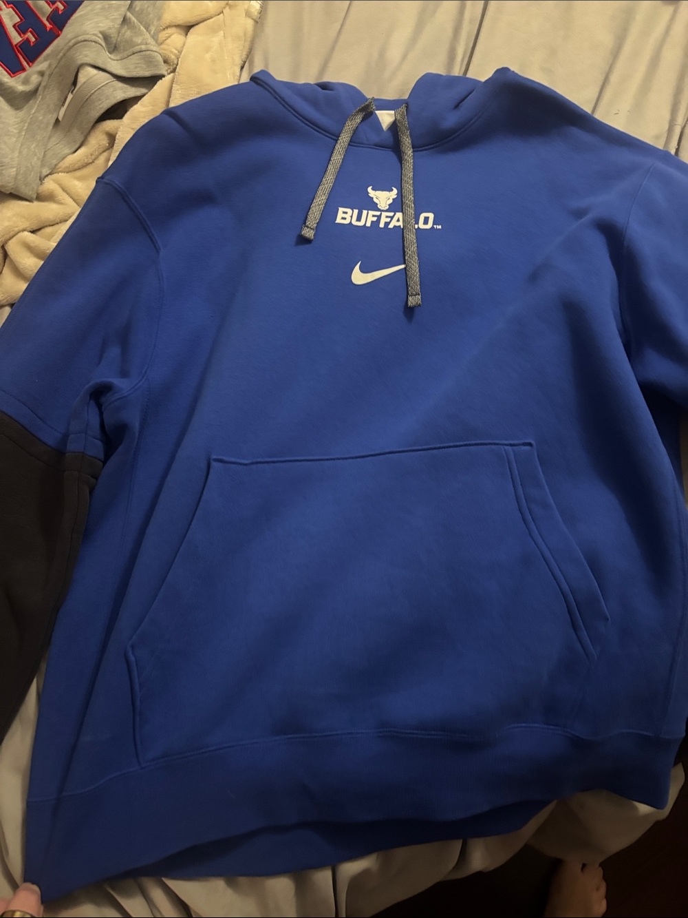University at Buffalo Nike sweatshirt size L